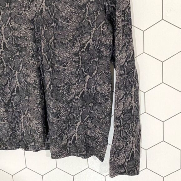 Rails Sami Python Snake Print Charcoal Long Sleeve V-Neck Shirt SIZE XS - Picture 3 of 9